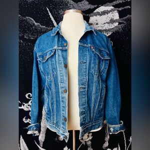 VTG 1990s Levi’s Classic Blue Denim Jacket